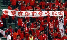 球队艰难一战，最终取胜而归