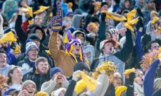 西亚卡姆关键节点挺进下一轮，C9带队取胜！