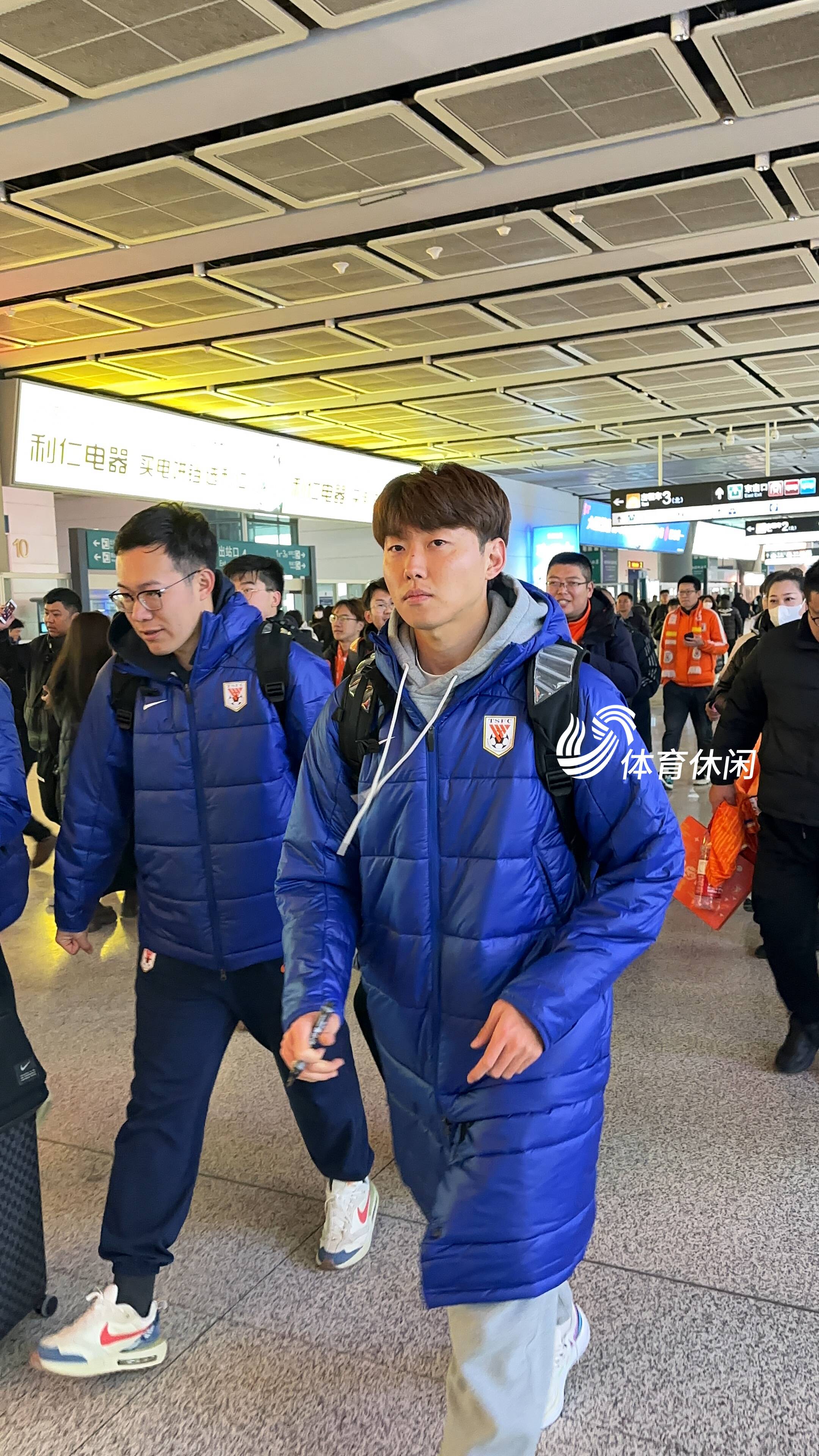 山东泰山队客场征战凯旋，实现连胜势头