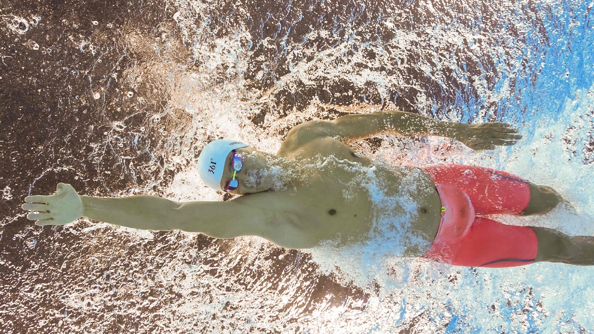 电竞赛场焦点！澳大利亚队对阵中国队，压哨绝杀，引爆全场观众欢呼