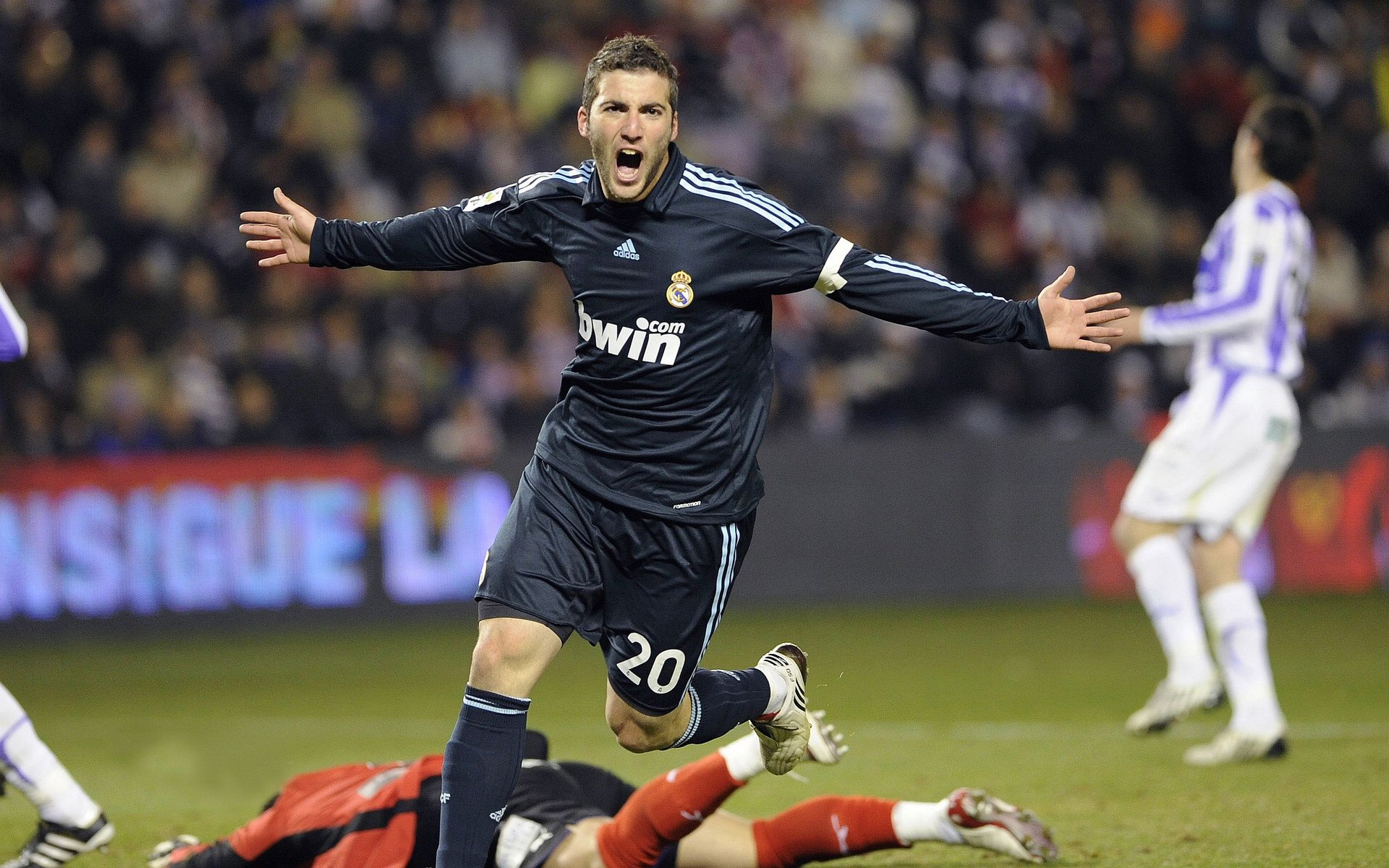 明日全明星赛焦点战!利雅得新月迎战洛杉矶快船,绝杀或上演